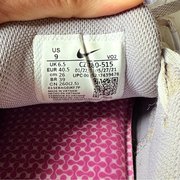 Nike Purple and Blue Sneakers Sporty Mesh Design - Picture 7 of 7